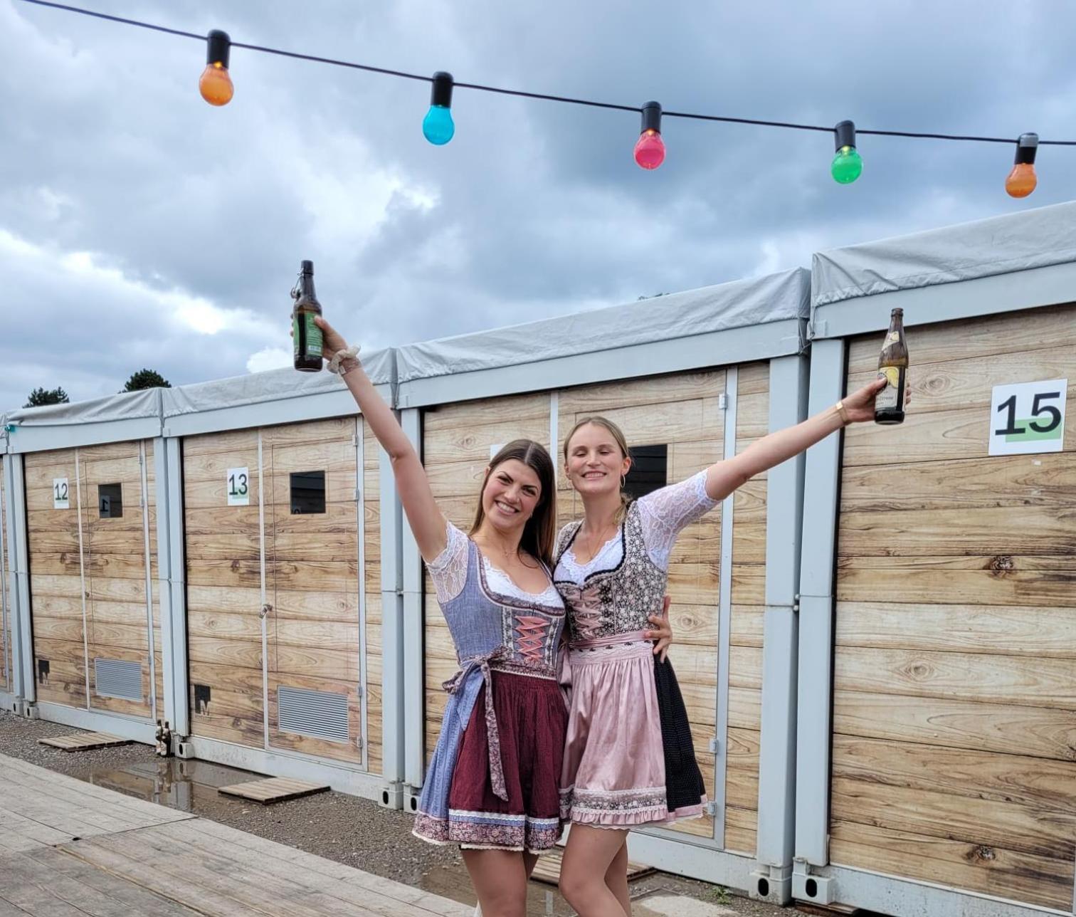 Oktoberfest Wiesn Camp Lodge Мюнхен Екстериор снимка