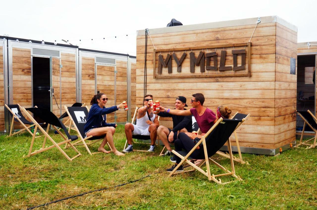 Oktoberfest Wiesn Camp Lodge Мюнхен Екстериор снимка
