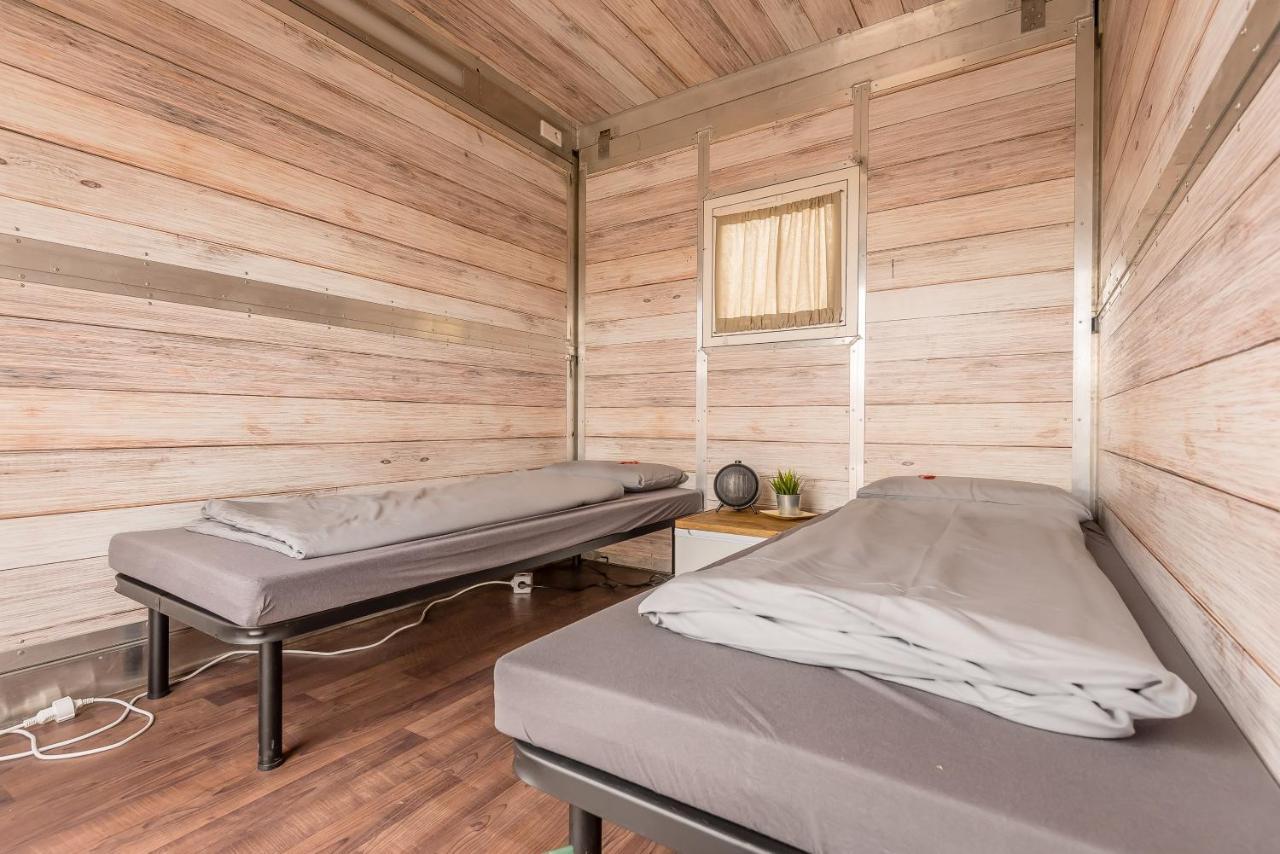 Oktoberfest Wiesn Camp Lodge Мюнхен Екстериор снимка